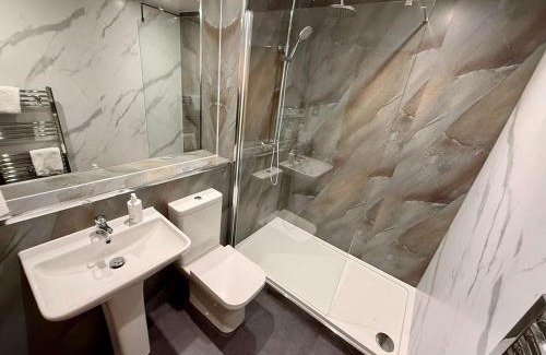 Kelvinbridge House | The Art Flat Woodlands