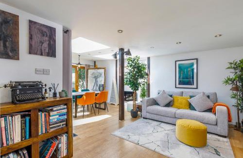 Hove Apartment | The Artists Studio - With Unique Japanese Garden