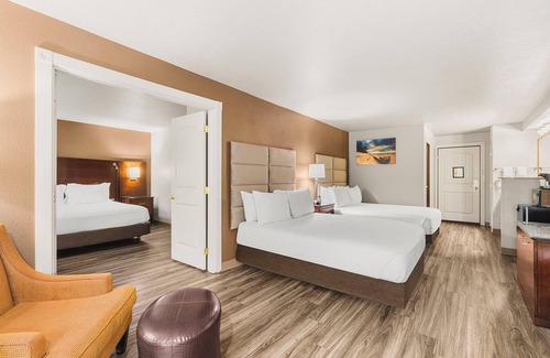 Lincoln City Hotel | The Ashley Inn & Suites