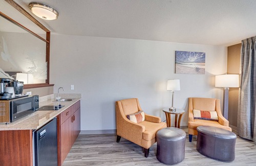 Lincoln City Hotel | The Ashley Inn & Suites
