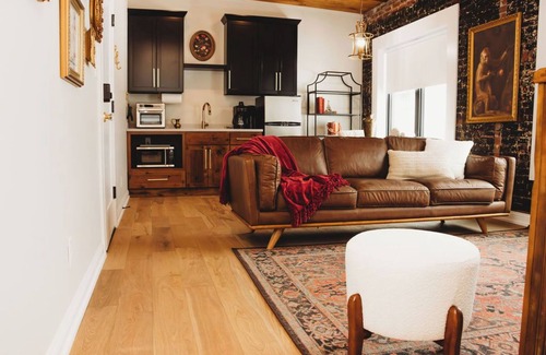 Leitchfield Apartment | The Ashton is a 1 bed/1 bath open concept apartment.