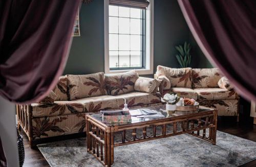 Perryville Hotel | The Atrium - A Boutique Hotel - Suite 14
