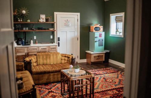 Perryville Hotel | The Atrium - A Boutique Hotel - Suite 14