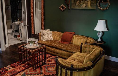 Perryville Hotel | The Atrium - A Boutique Hotel - Suite 14