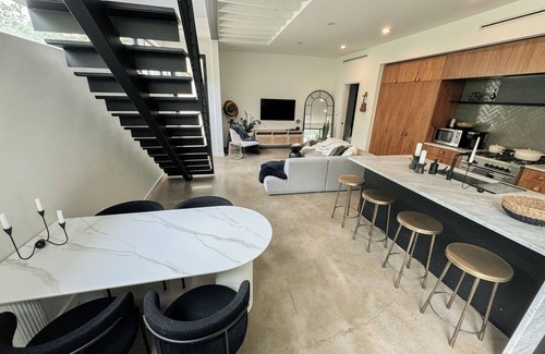 Zilker House | The Austin Oasis: Modern, spacious, and close to everything