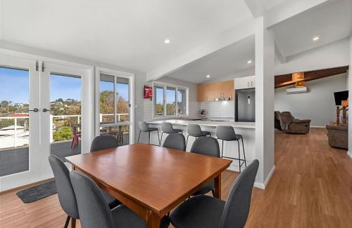 Malua Bay House | The Bach House Pet Friendly in Malua Bay