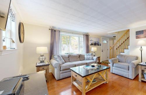East Boothbay House | The Badger Den