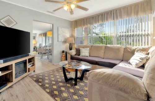 Greater Pinellas Point House | The Bahama Breeze - Sleeps 6