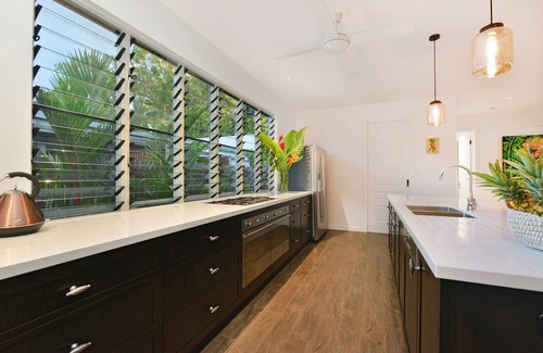 Port Douglas House | The Bahama House, Luxury by the beach.