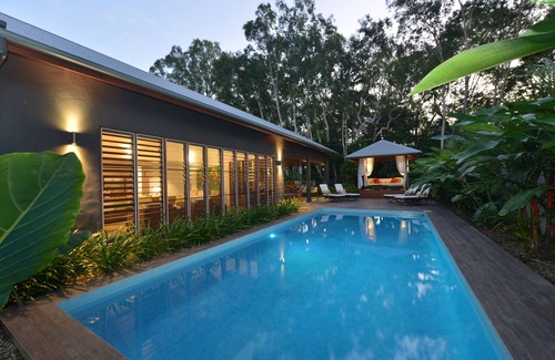 Port Douglas House | The Bahama House, Luxury by the beach.