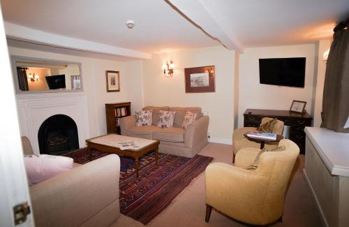 Winchester Apartment | The Bakehouse - central townhouse sleeps 8 people