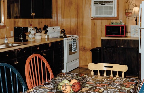 Rio Frio Cabin | The Bandera Cabin 3BD/1Bath @ Whiskey Mountain - Great Location!