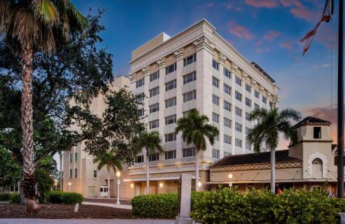 Downtown Historic District Hotel | The Banyan Hotel Fort Myers, Tapestry Collection by Hilton