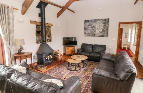 Tenby House | The Barn at Harrolds Farm