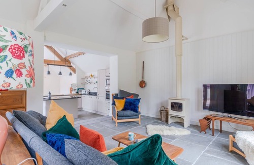Callow Hill House | The Barn at Kington Grange - sleeps 6 guests in 3 bedrooms