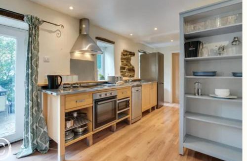 Brazzacott House | The Barn at Well Cottage