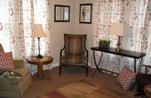 Shiner House | The Barta bungalow in Shiner