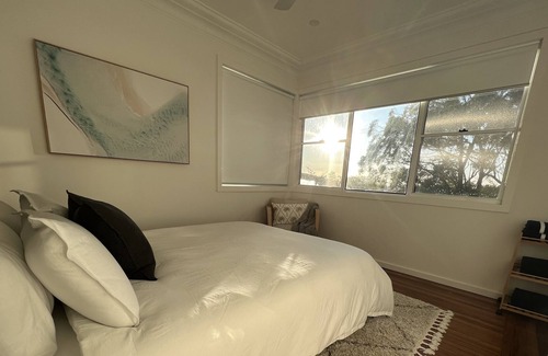 Bateau Bay House | THE BAY - Private couples escape opposite the beach with ocean views and a pool