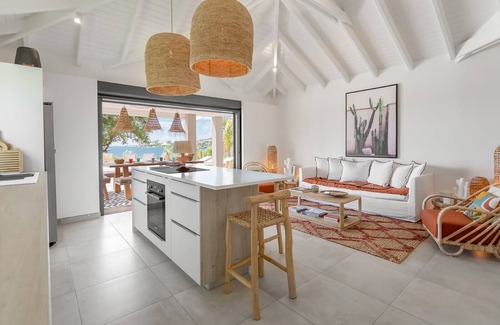 Bellevue House | The Beach House - Direct Access to Pinel Island With our Kayak