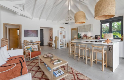 Bellevue House | The Beach House - Direct Access to Pinel Island With our Kayak