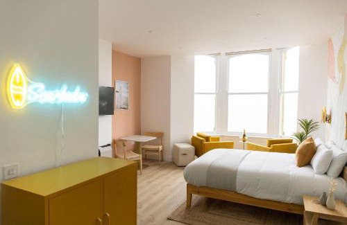 South Cliff Apartment | The Beach House - Pool & Spa