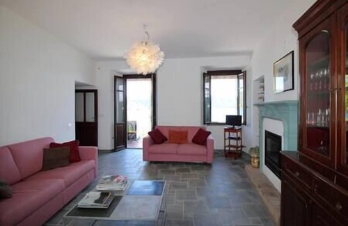 Pella Apartment | The Beach independent apartment view lake!, lake and beach view just a few meters from your abitazi