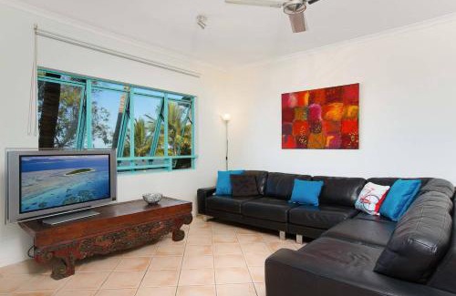 Trinity Beach Apartment | The Beach Shack 3BR Waterfront Resort, Own WIFI