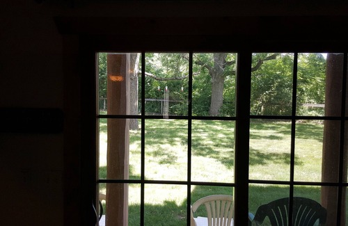 Oglesby Villa | The Bear Den Peaceful and Comfortable Animal and Hummingbird Viewing