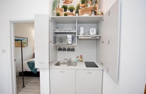 Ringwood House | The Bearded Goat Den - A rural retreat at this modern holiday cottage