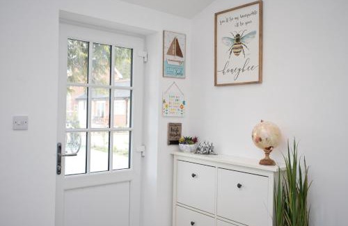 Ringwood House | The Bearded Goat Den - A rural retreat at this modern holiday cottage