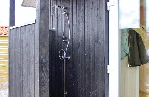 Nordenhuse House | The beautifully furnished cottage is located close to the water, which can be seen from the property