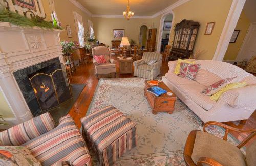 Canandaigua Bed & Breakfast | The Bed and Breakfast at Oliver Phelps