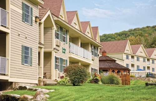 Hancock Condo | The Berkshire's Jiminy Mountain's Club Wyndham Bentley Brook