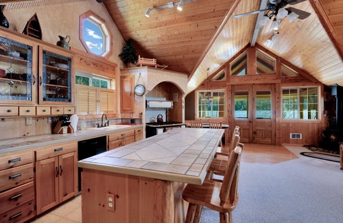 Port Angeles House | The best lakefront home with full amenities available - #1 Rated