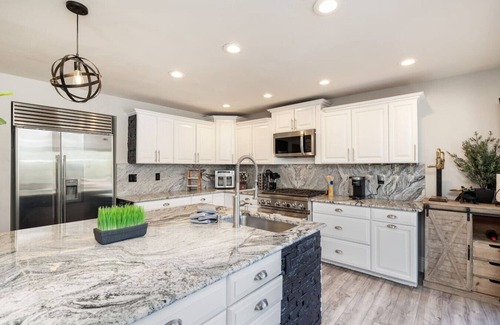 Flagstaff House | The Big Deck Spacious - Pickleball - Game Room