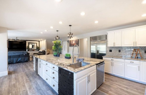 Flagstaff House | The Big Deck Spacious - Pickleball - Game Room