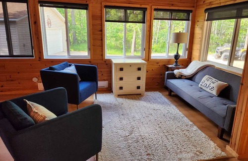 Arnes Cottage | The Birch Grove Escape! Year round, park like setting, short walk to beach