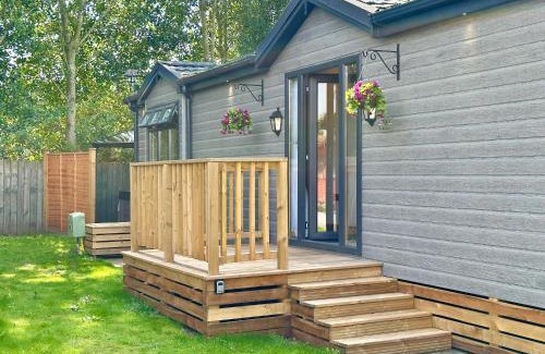 Kexby House | The Birches with Hot Tub