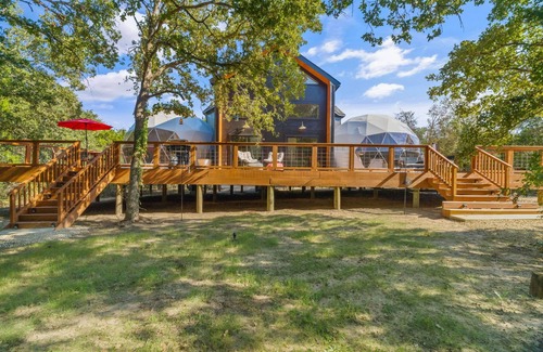 Paige Cabin | The Bird House | 8 Beds 2 Baths
