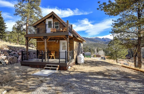 Lake George Cabin | The Bison View Cabin at Bison Peak Lodge