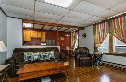Potosi Apartment | The Black Bear Suite