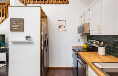 East Stroudsburg Ski Chalet | The Black Forest Chalet: Ski, Hike, Hot Tub