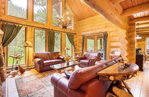 Clinton Cabin | The Blue Damsel - enjoy sleeping to the peaceful sounds of Rock Creek