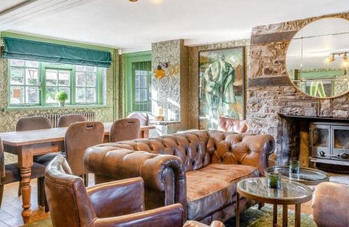 Glangrwyney House | The Bluebell Country Inn