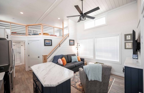 Fredericksburg Cottage | The Bluebonnet - 026