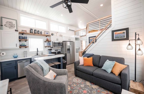 Fredericksburg Cottage | The Bluebonnet - 026