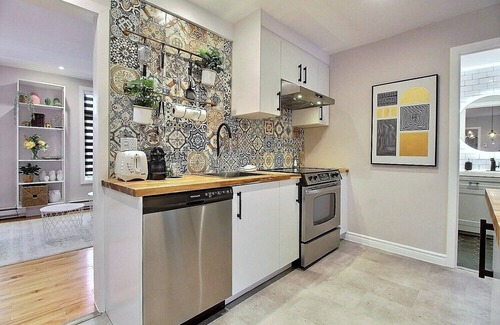 La Cite-Limoilou Apartment | The Bluenose