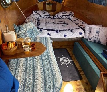 Ovar Boat Rental | The Boat