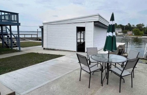 Limerick House | The Boathouse: Peaceful lakefront home with protective boathouse.