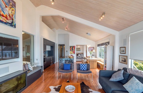 Tauranga House | The Boatshed - Tauranga City's tranquil hideaway